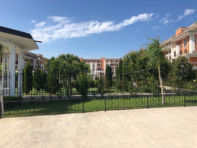 Apartment In Prestige Fort Beach Sveti Vlas Exterior photo